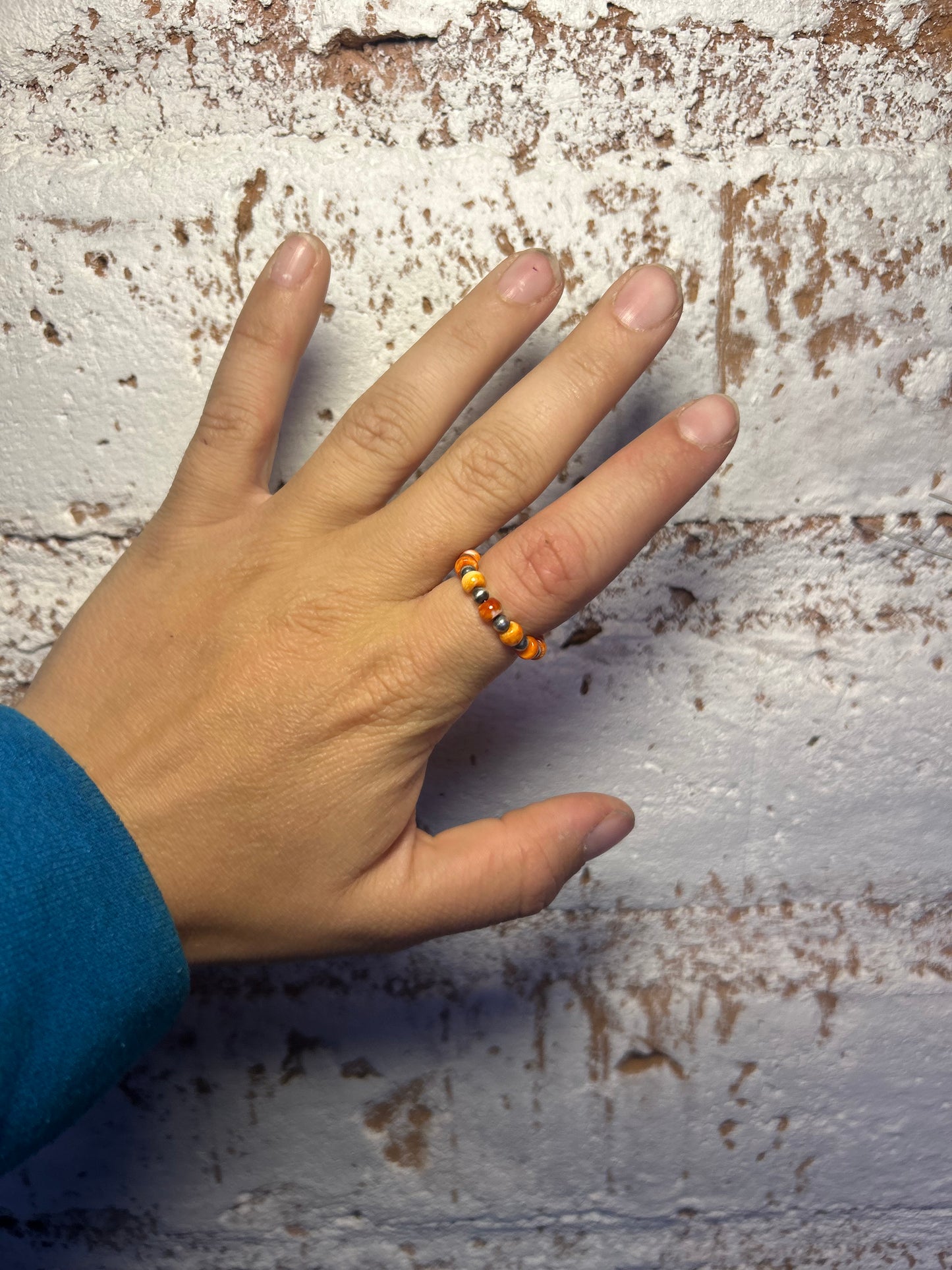 Spiney Oyster and Navajo Pearl stretchy rong