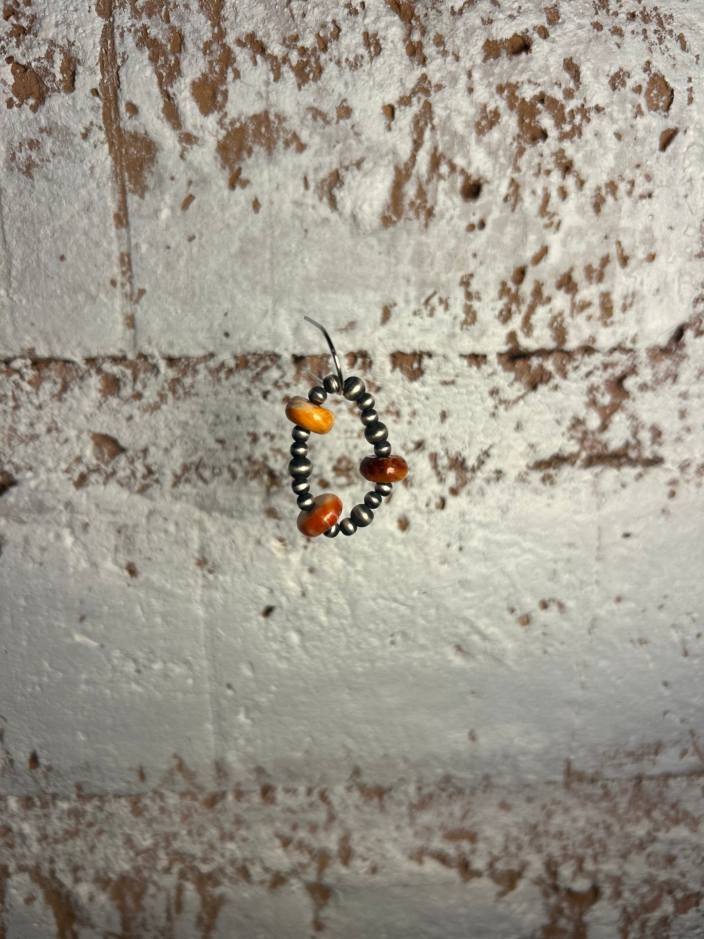 Spiny Oyster and Navajo Pearl stretch ring